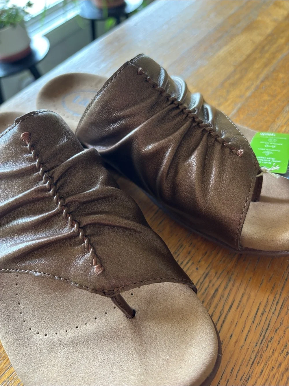 Taos “Gift 2” Toe-Thong Sandals Metallic Bronze Size 7  New With Tags Comfy - Picture 6 of 12